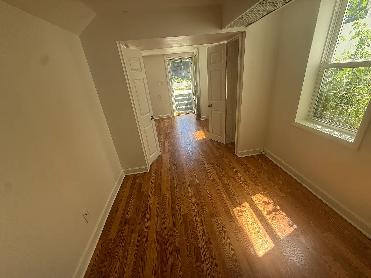 2 bed, 1000 sqft, $2,600 — Photo 4