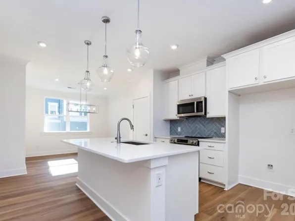 8014 Elevate Ct, Charlotte, NC 28205