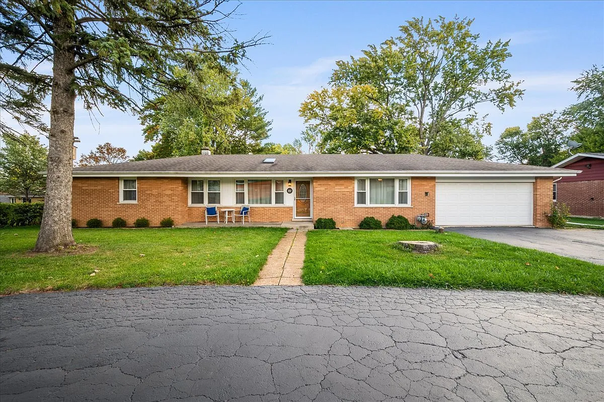 203 Coldren Dr photo 1
