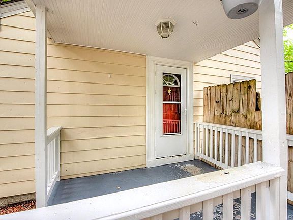 5th image of 912 Halsey Ln