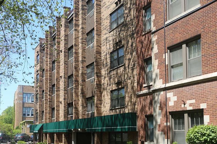 1st image of 660 W Wrightwood Ave APT 403