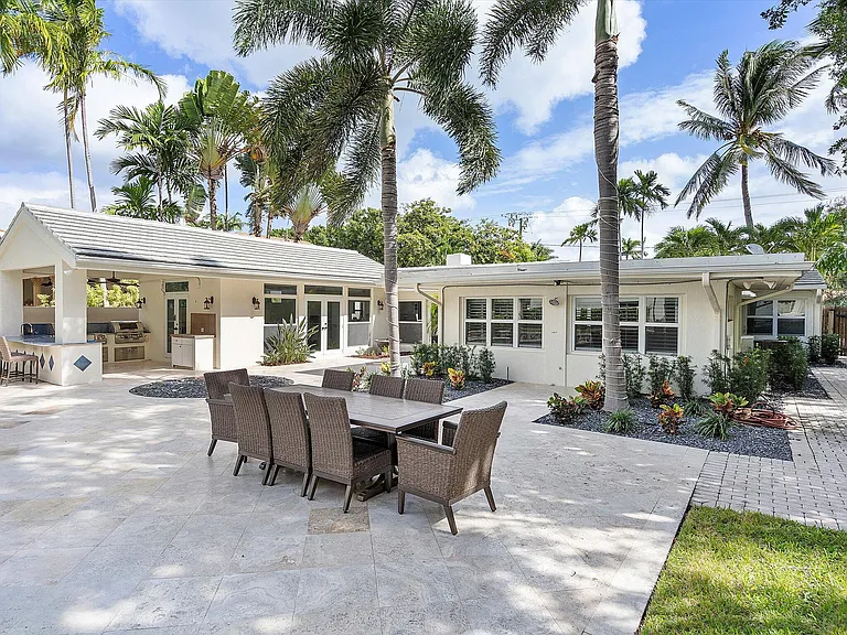 411 Poinciana Dr — Photo 39