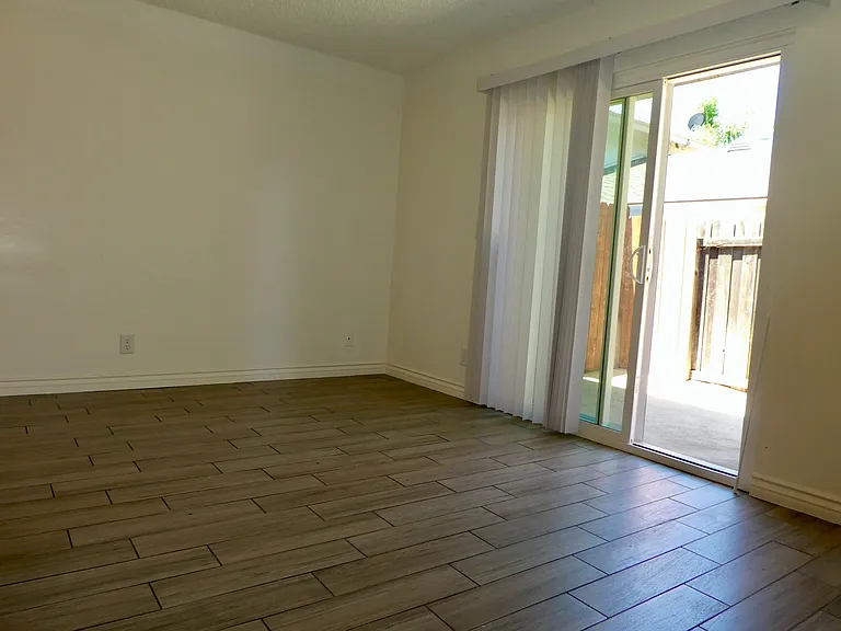 966 W Pine St #A — Photo 16