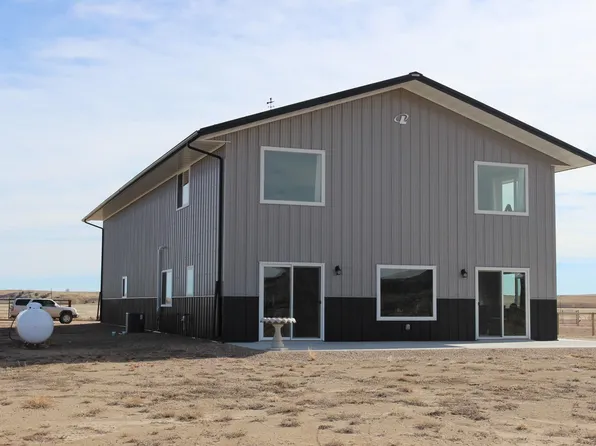 27821 Aeronaut Ln, Hot Springs, SD 57747