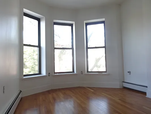 Rented by Blue Egg Realty Corp | media 9