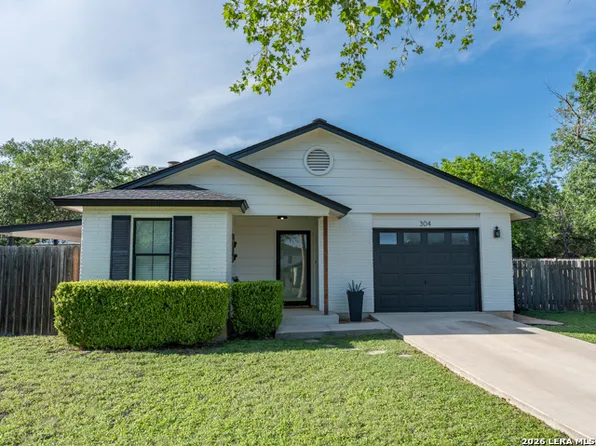 304 Bentwood Dr., Boerne, TX 78006