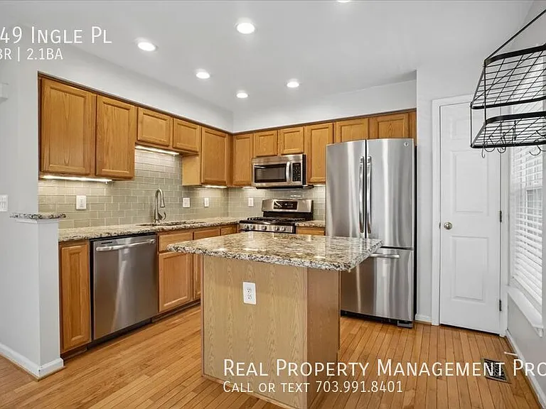 149 Ingle Pl — Photo 2