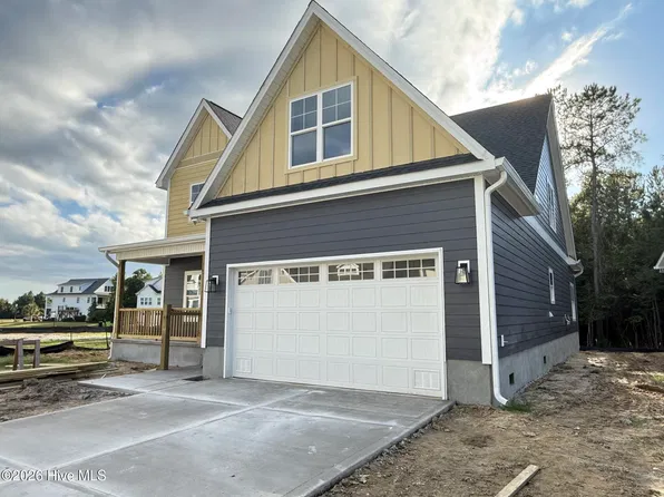 808 Sweetgrass Street, Holly Ridge, NC 28445