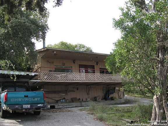 2nd image of 820 Canyon Trail
