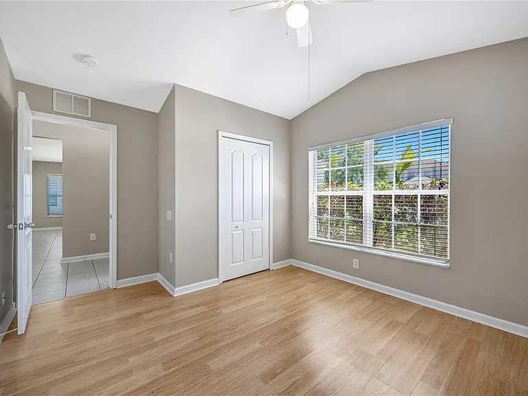 30435 Annadale Dr — Photo 10