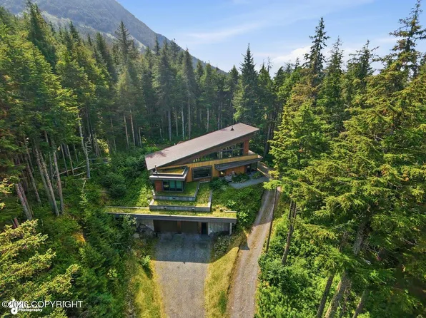 891 Vail Dr, Girdwood, AK 99587