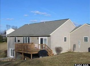 5111 Hickory View Dr, Spring Grove, PA 17362