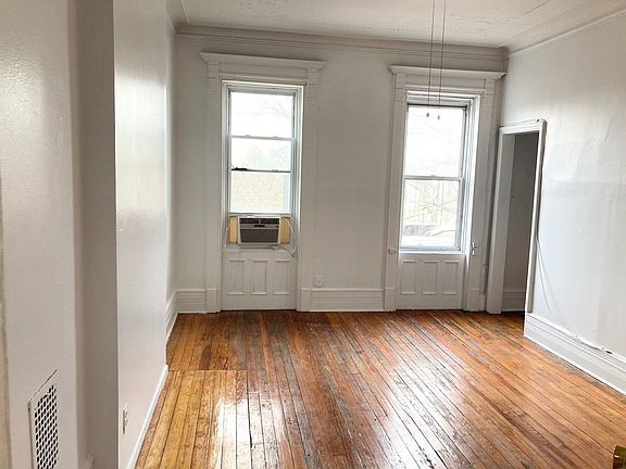 3rd image of 182 8th Ave #3T