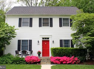 2148 Lily Pond Dr, Falls Church, VA 22043