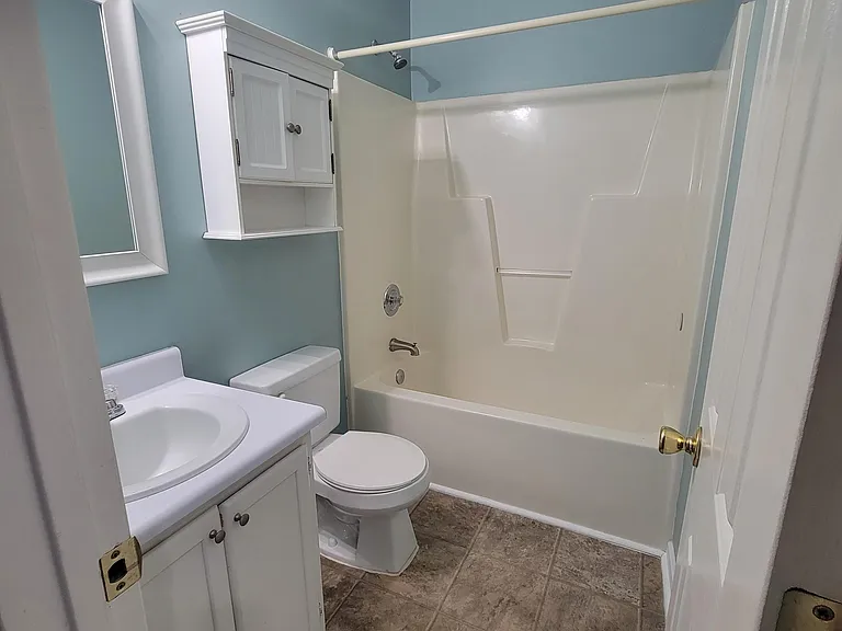 393 E Wood Ln — Photo 7