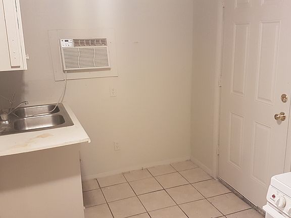 3rd image of 1967 Linn Ln APT 6