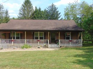 3345 Packs Branch Rd, Mount Hope, WV 25880