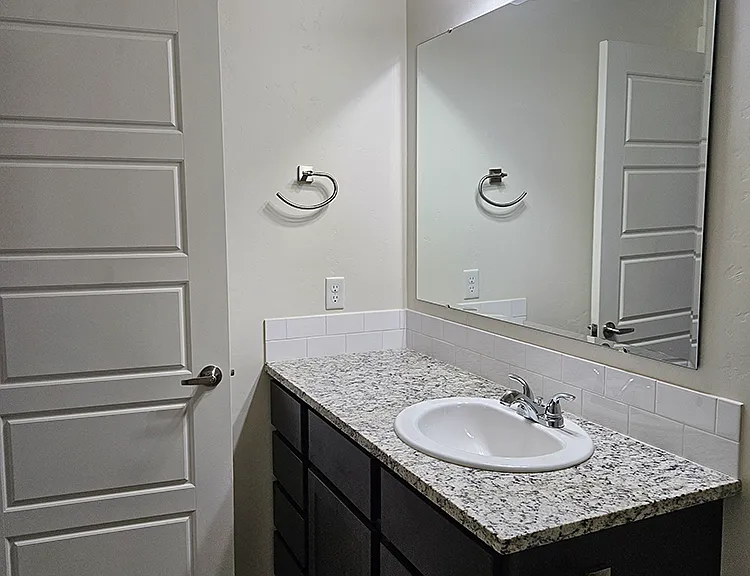 Canyon Crossing Apartments — Photo 31