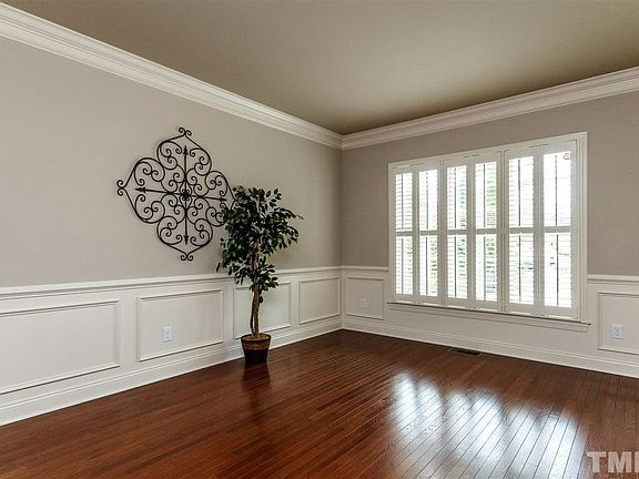 3rd image of 4 Woodcreek Ct