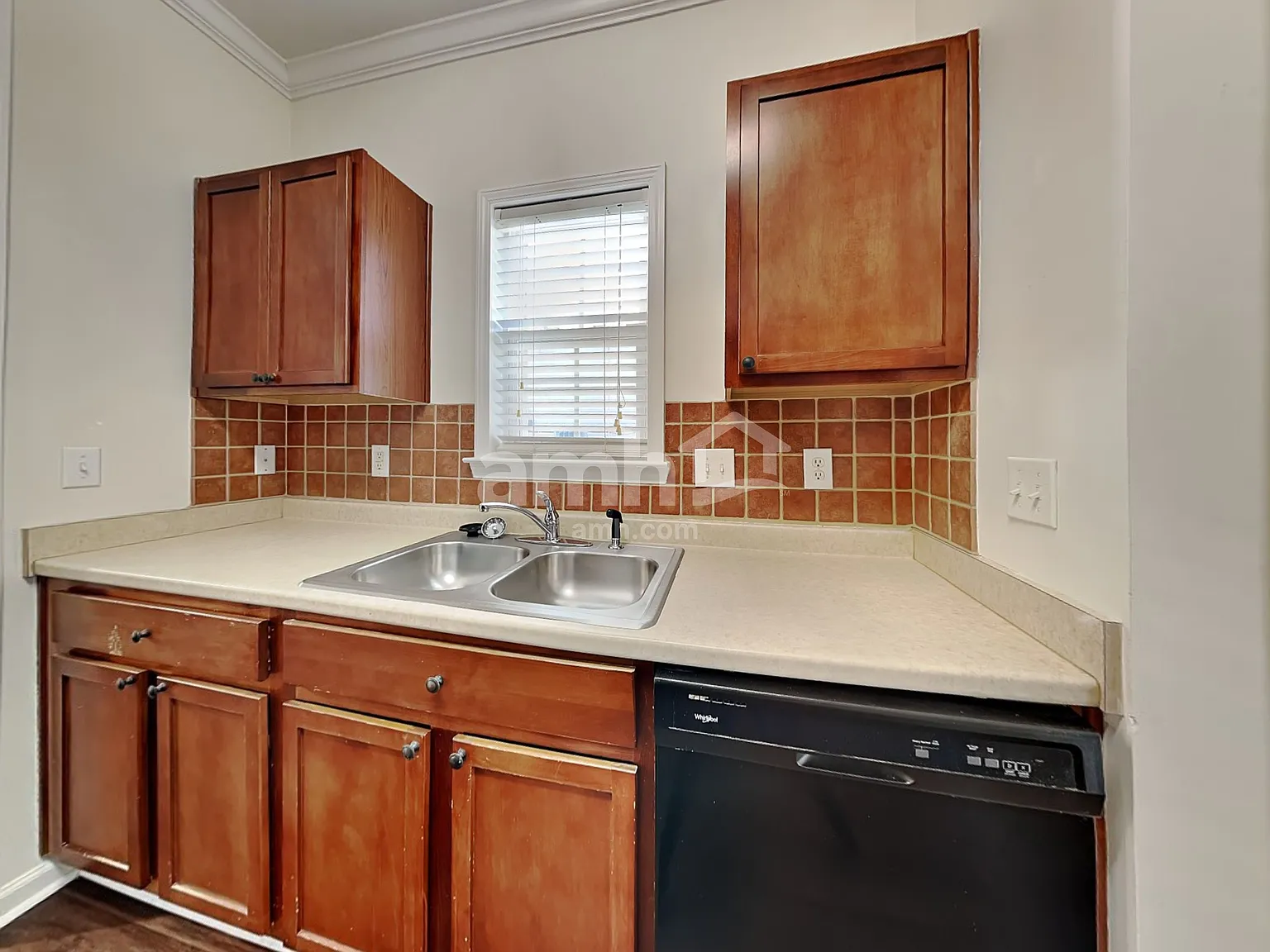 3 bed, 2.5 bath, 1335 sqft, $1,725 — Photo 4