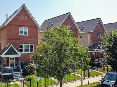 3761 S Lake Park Ave, Chicago, IL, 60653