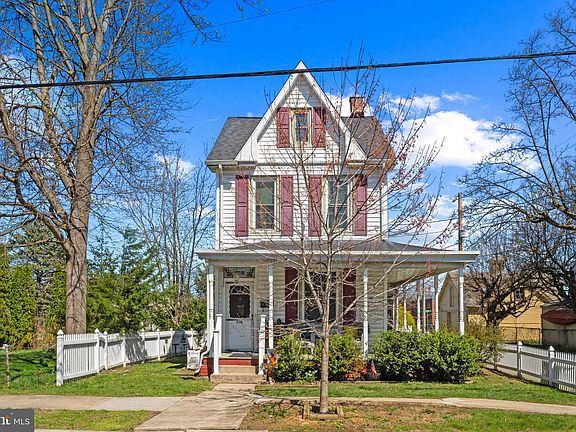2nd image of 308 Redwood St
