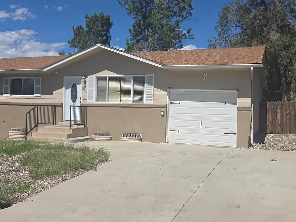 2906 Cabrillo Cir