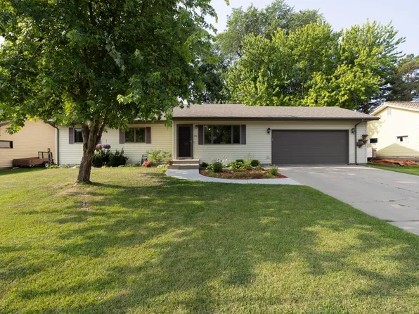 330 E 14th St, Fergus Falls, MN 56537