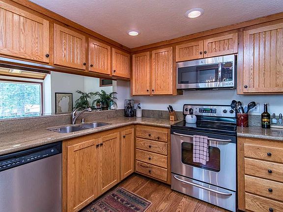 4th image of 2160 Bear Creek Dr