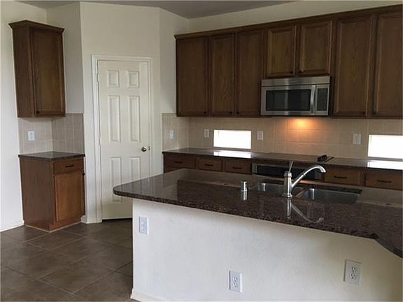 3rd image of 3503 Cedar Hill Ct