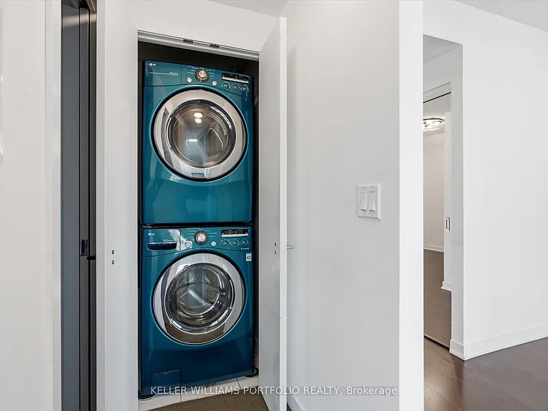 59 E Liberty St #911 — Photo 29
