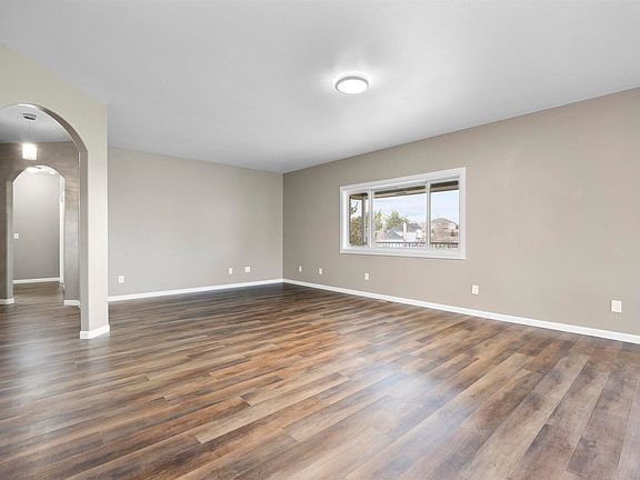 4th image of 4340 Rosencrans Rd