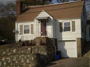 585 Mendon Rd, Cumberland, RI 02864