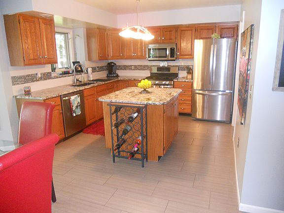 2nd image of 1506 Shelton Dr