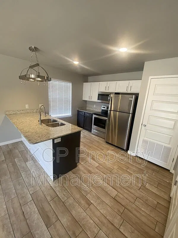2 bed, 2.0 bath, 978 sqft, $950 — Photo 3