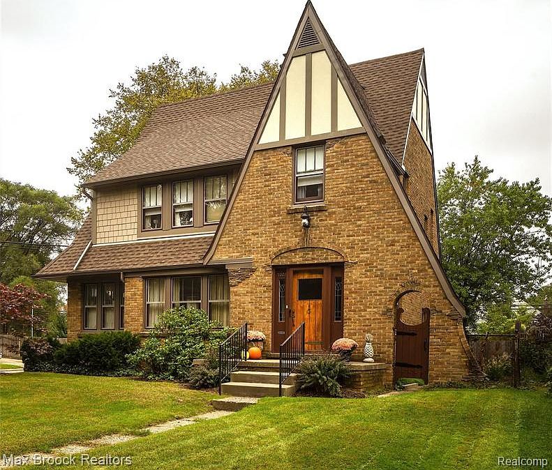 2305 Pinecrest Dr, Ferndale, MI 48220 Zillow