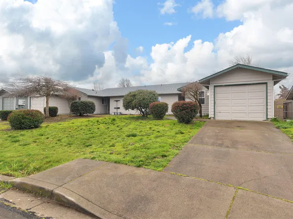 1460 SW Kokanee Ln, Grants Pass, OR 97527