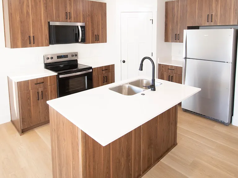 950 Valentine Ln #7 — Photo 3