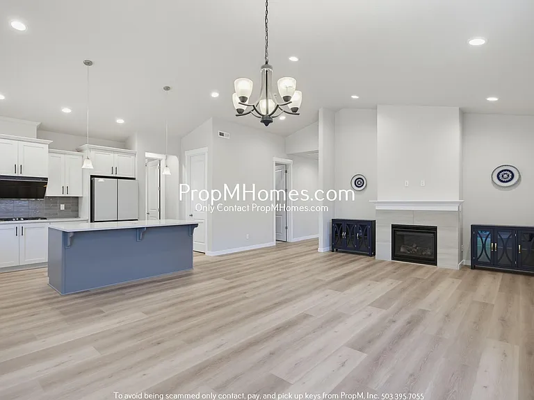 15737 SE Compass Course St — Photo 4