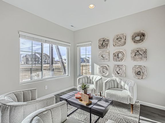 3rd image of 919 Schlagel St #8