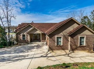 10061 Waterford Dr, Hillsboro, MO 63050