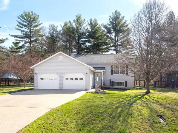 301 Lincolnwood Drive, Black River Falls, WI 54615