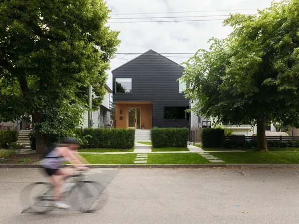 4626 Windsor St, Vancouver, BC V5V 4P7