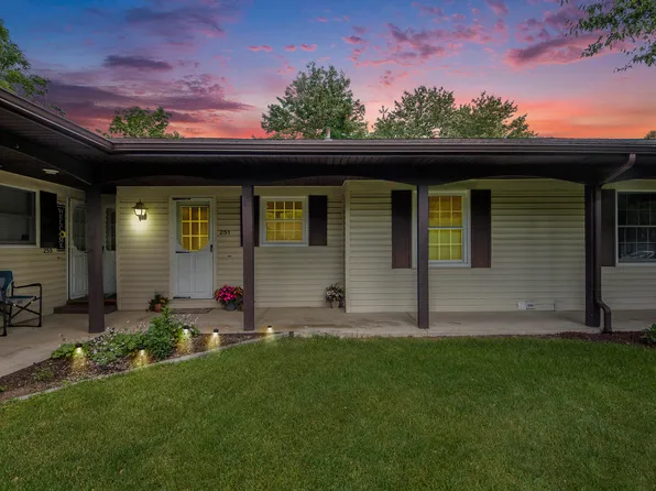 251 Bona Vista Dr NW, Grand Rapids, MI 49504
