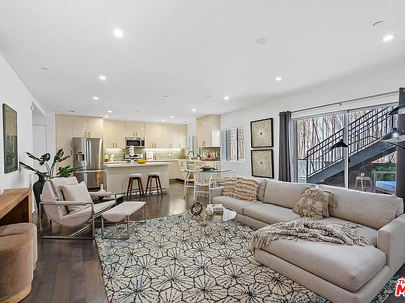 3rd image of 1807 S Beverly Glen Blvd #203