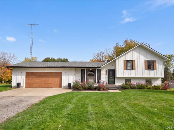 6487 N Oak Rd, Davison, MI 48423