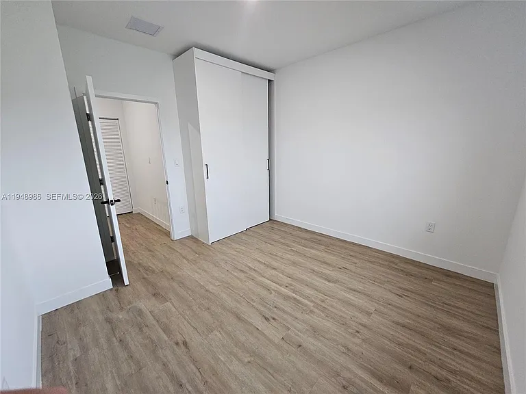 215 NW 13th Pl — Photo 23