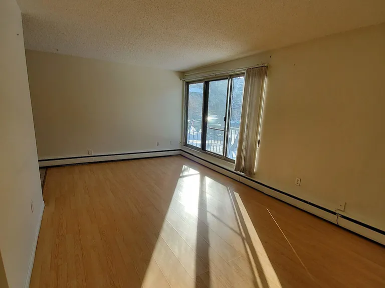 1724 10a St SW #206 — Photo 14