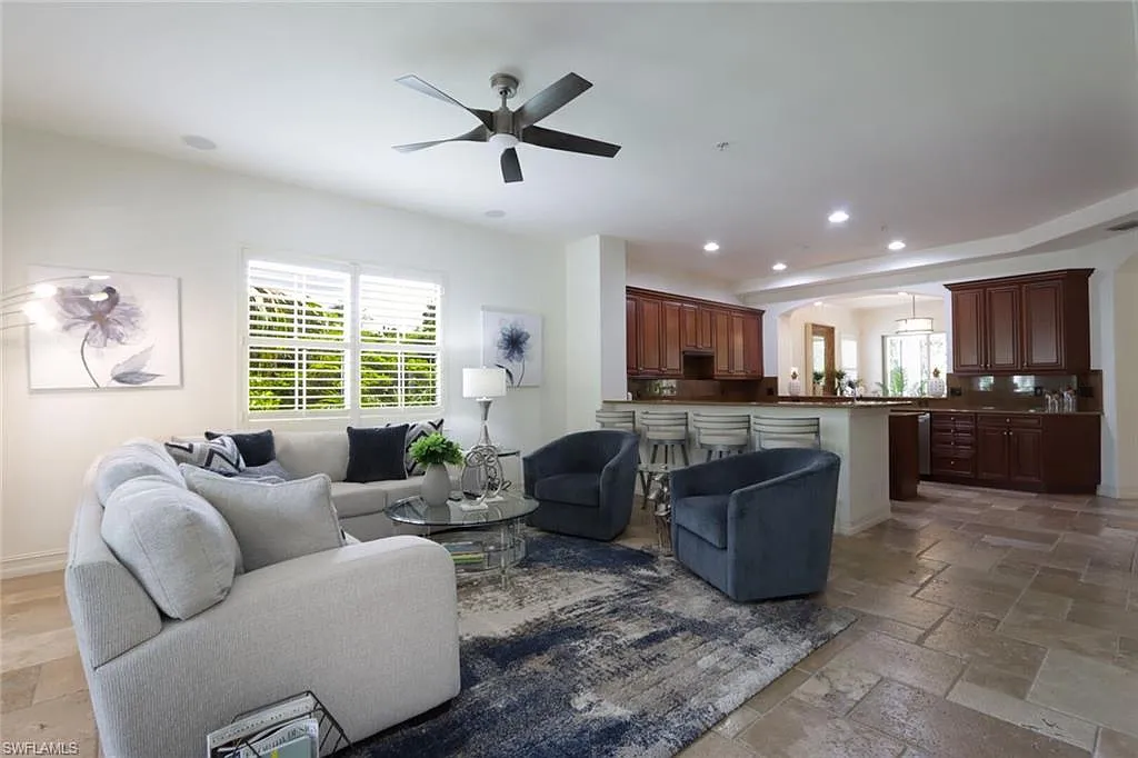 3 bed, 2.0 bath, 2420 sqft, $16,000 — Photo 4