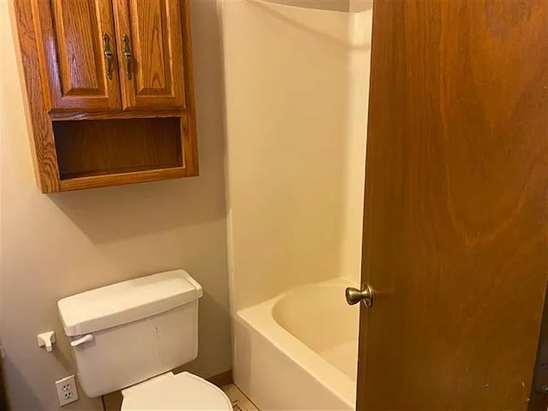 311 E Culton St — Photo 11